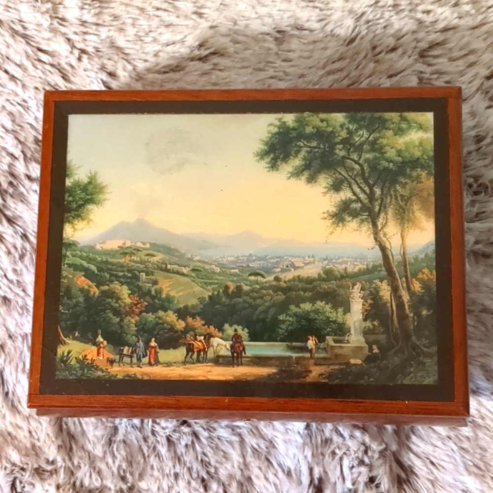 VINTAGE EDELWEISS MUSIC BOX